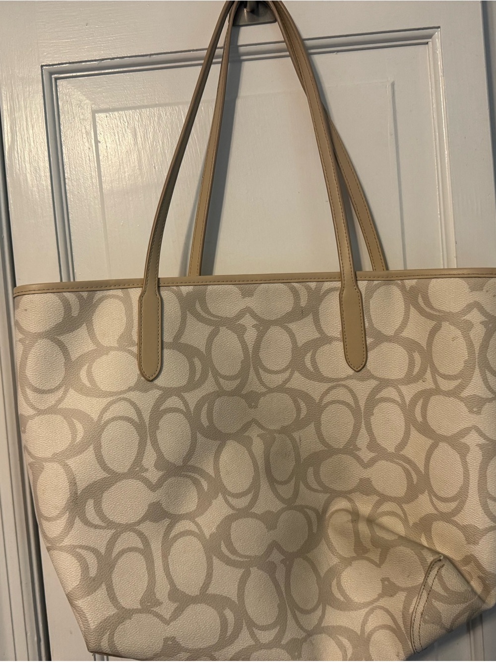 Gorgeous Elegant Statement Bag - Coach City Tote Signature Canvas Chalk Cream